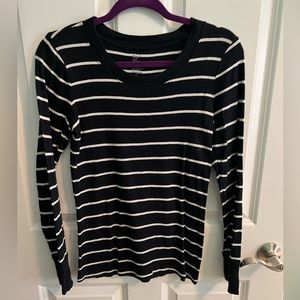 Gap women’s shirt black with white stripe size medium
